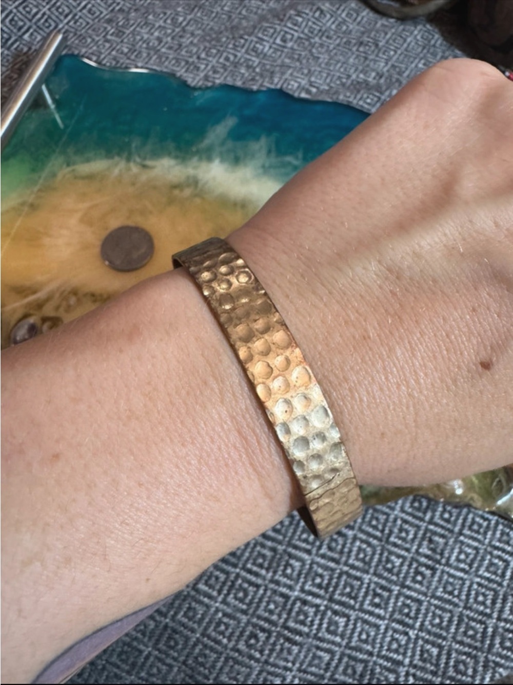 Vintage Hammered brass Metal Cuff Bracelet - Gold Tone